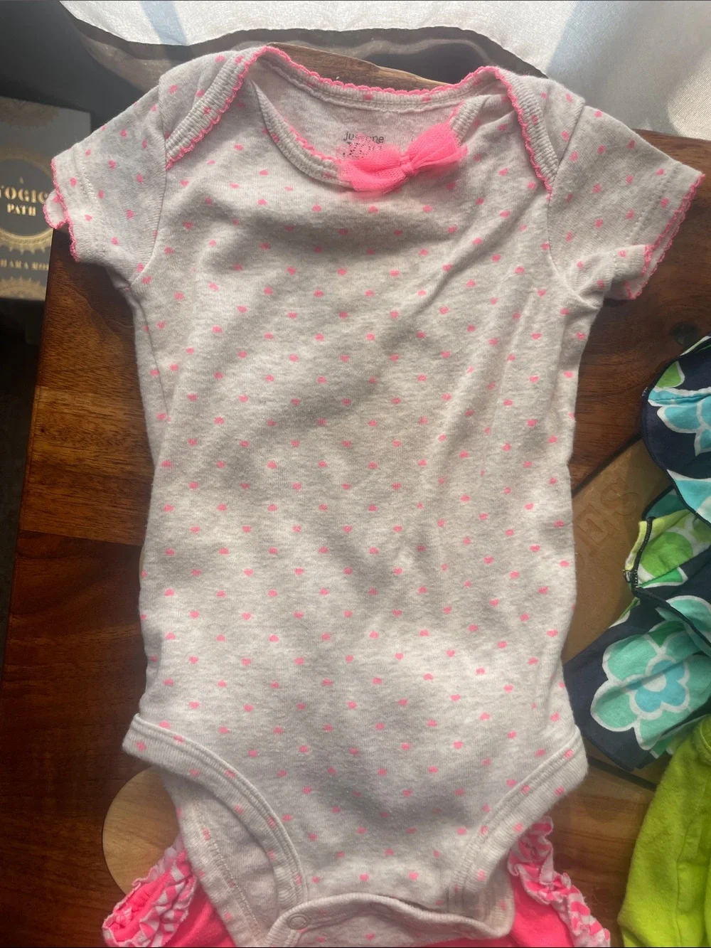 9 piece lot of baby girls 3 - 6 month summer / spring clothes (mostly 6 months)